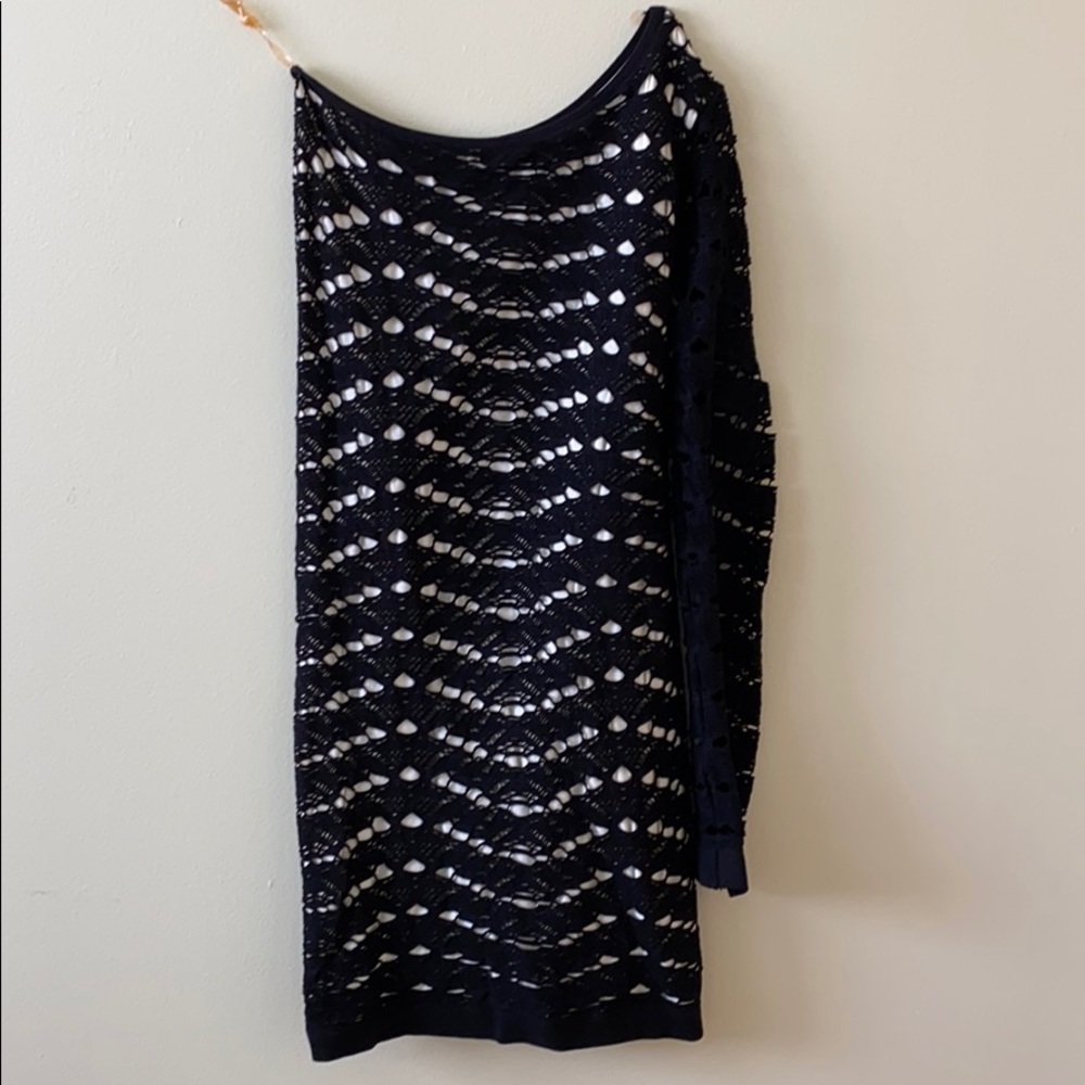 Black lace bodycon dress